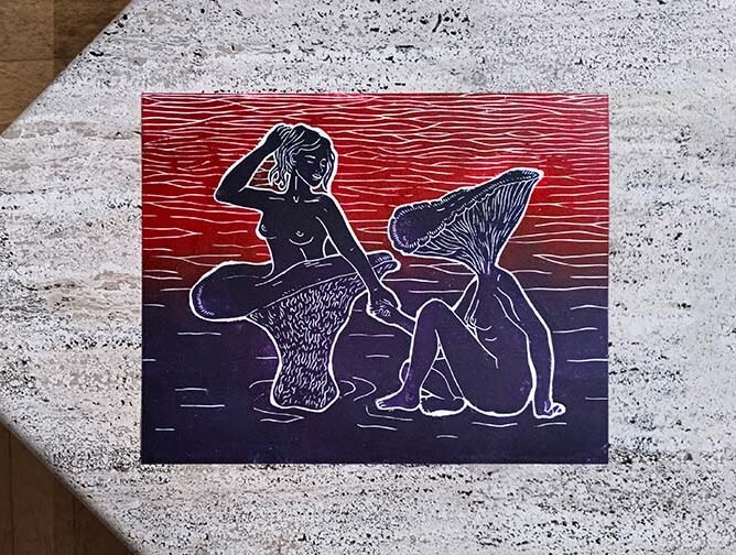 linogravure sur papier - dégradé de couleur - deux femmes champignons prennent le bain